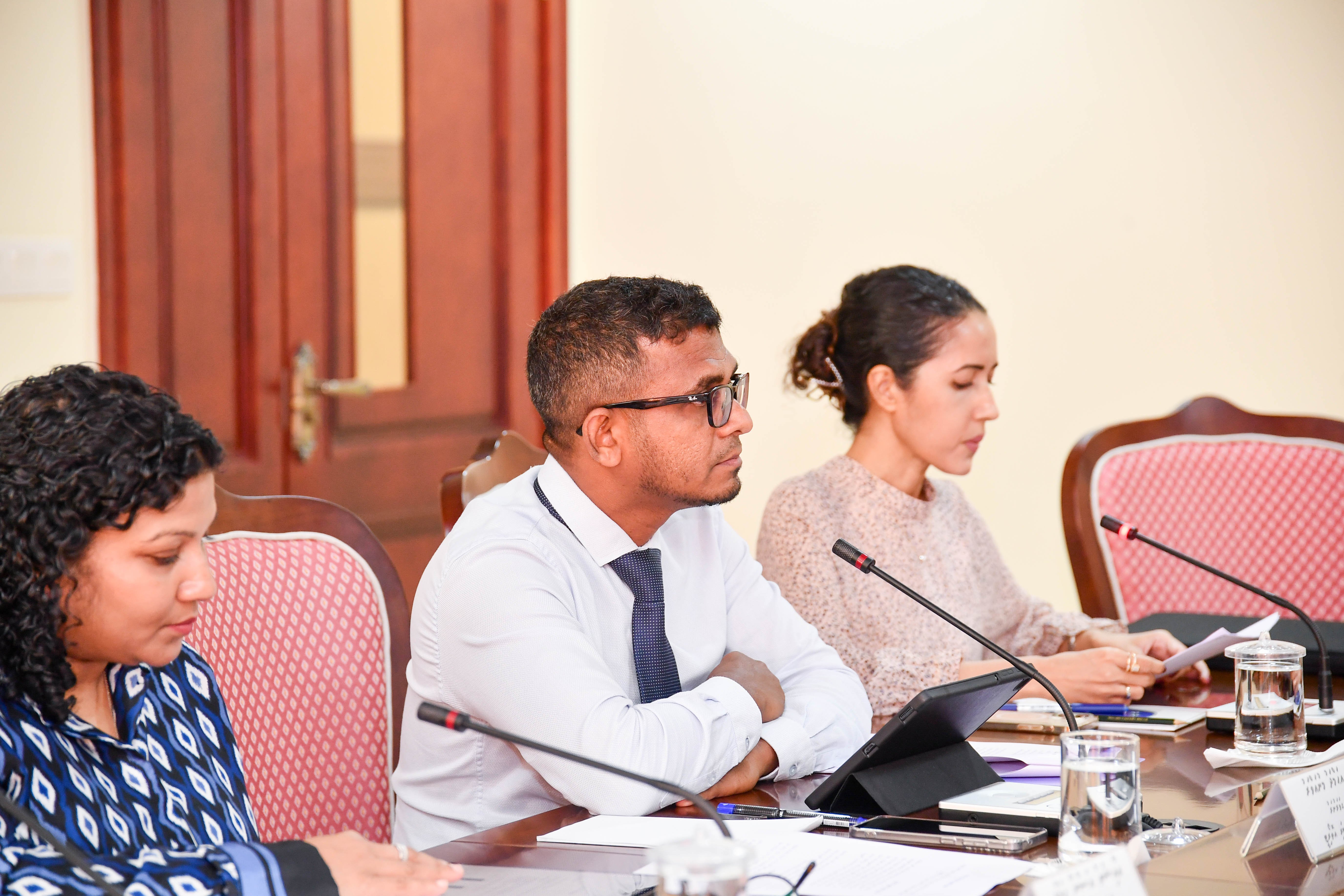 މުސާރަތައް އެއްފަހަރާ ބޮޑުކޮށްފިނަމަ މާކެޓަށް އަސަރުކުރާނެ
