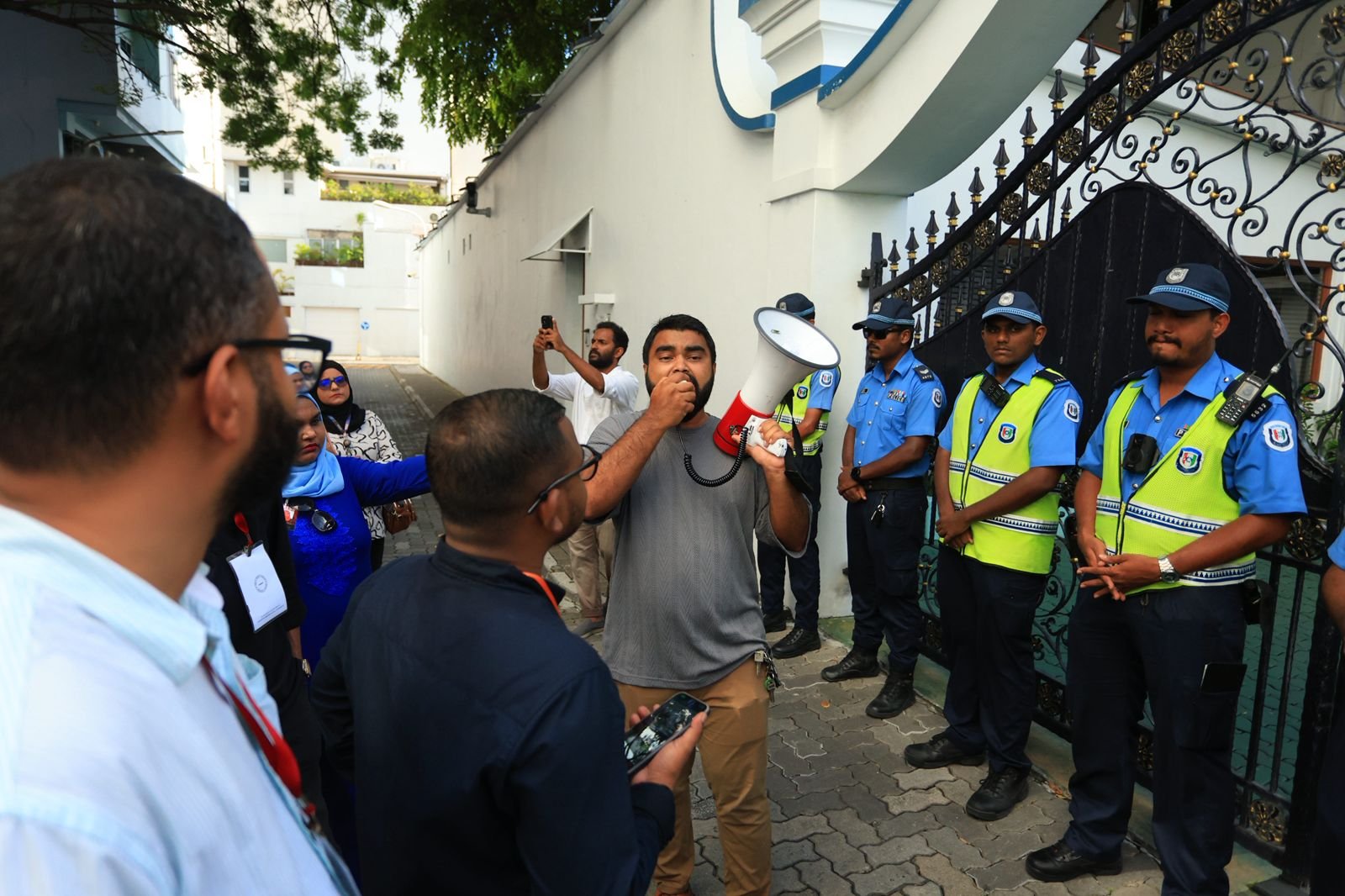 ނޫސްވެރިންނަށް ބިރުދައްކާ އިންޒާރު ދޭތީ އެމްޖޭއޭގެ ކަންބޮޑުވުން
