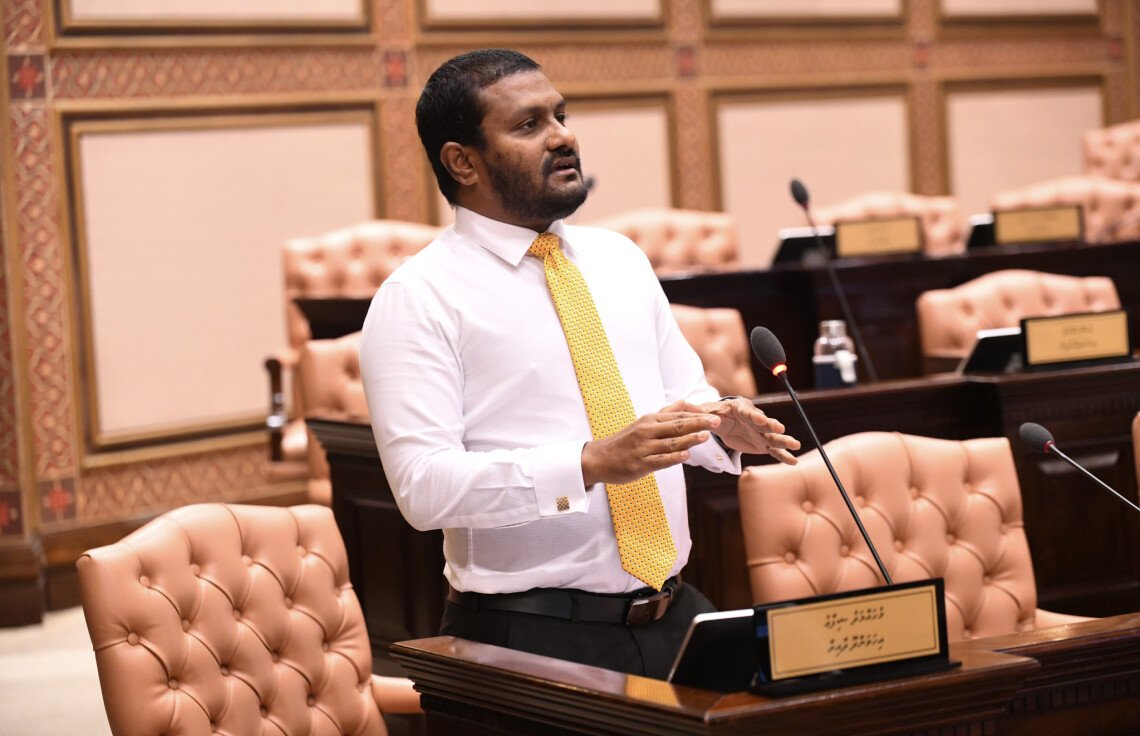 ދިހަ އަހަރުވެފައިވާ ކޮލެޖުތަކަށް ޔުނިވާސިޓީގެ ދަރަޖަ ދޭން ބިލެއް