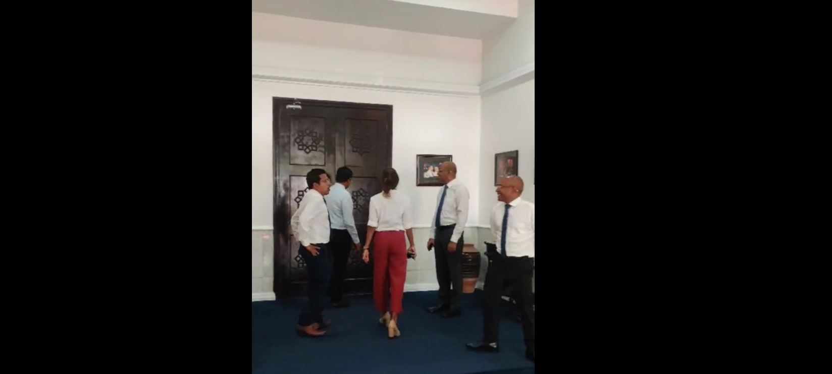 ސަރުކާރަށް ތާއީދު ކުރާ މެންބަރުން ތަޅުމުގެ ދޮރުތައް ތަޅުލައިފި 
