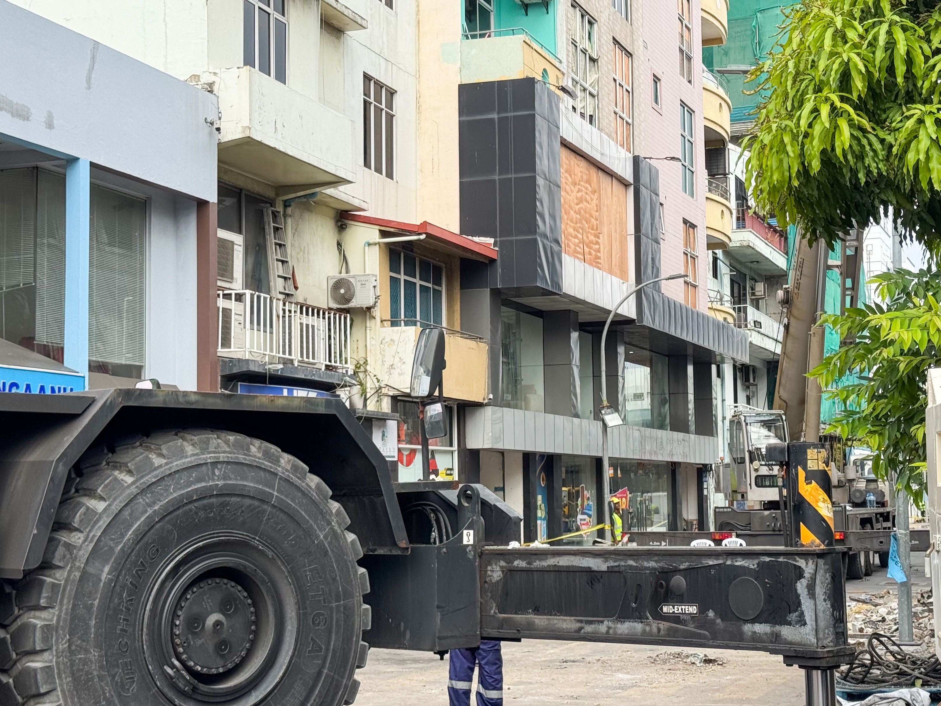 އަލިފާނާ ގުޅިގެން ތިން ވިޔަފާރިއެއް ހުއްޓިފައި ހުންނަތާ 5 ދުވަސް