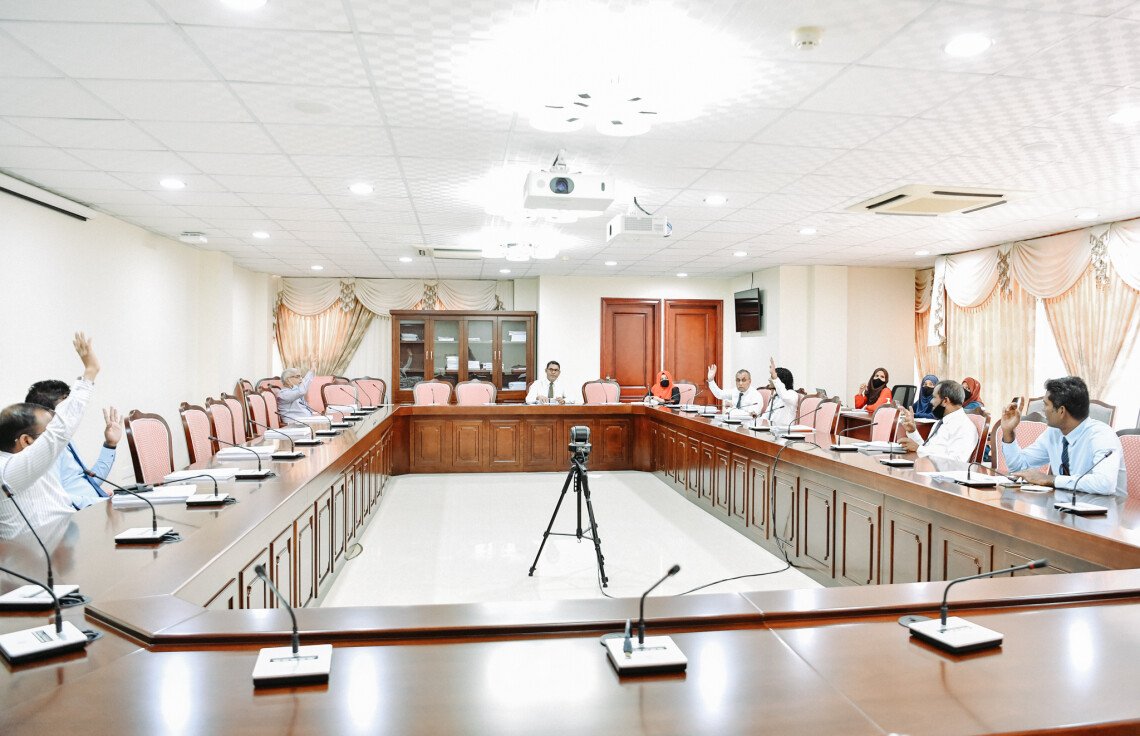 އަތޮޅު ކައުންސިލުގެ ނައިބުންނަށް އިތުރު 1،000ރ. ދެނީ