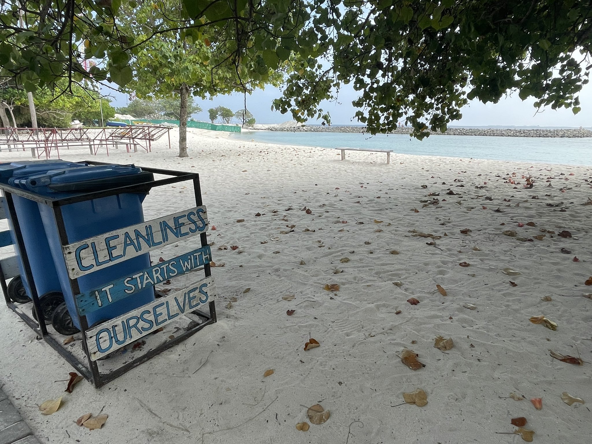ސޭވް ދަ ބީޗްގެ ހެޑްކުއާޓާސް ކައުންސިލުން ރޫޅާލުމުން ކަންބޮޑުވުން