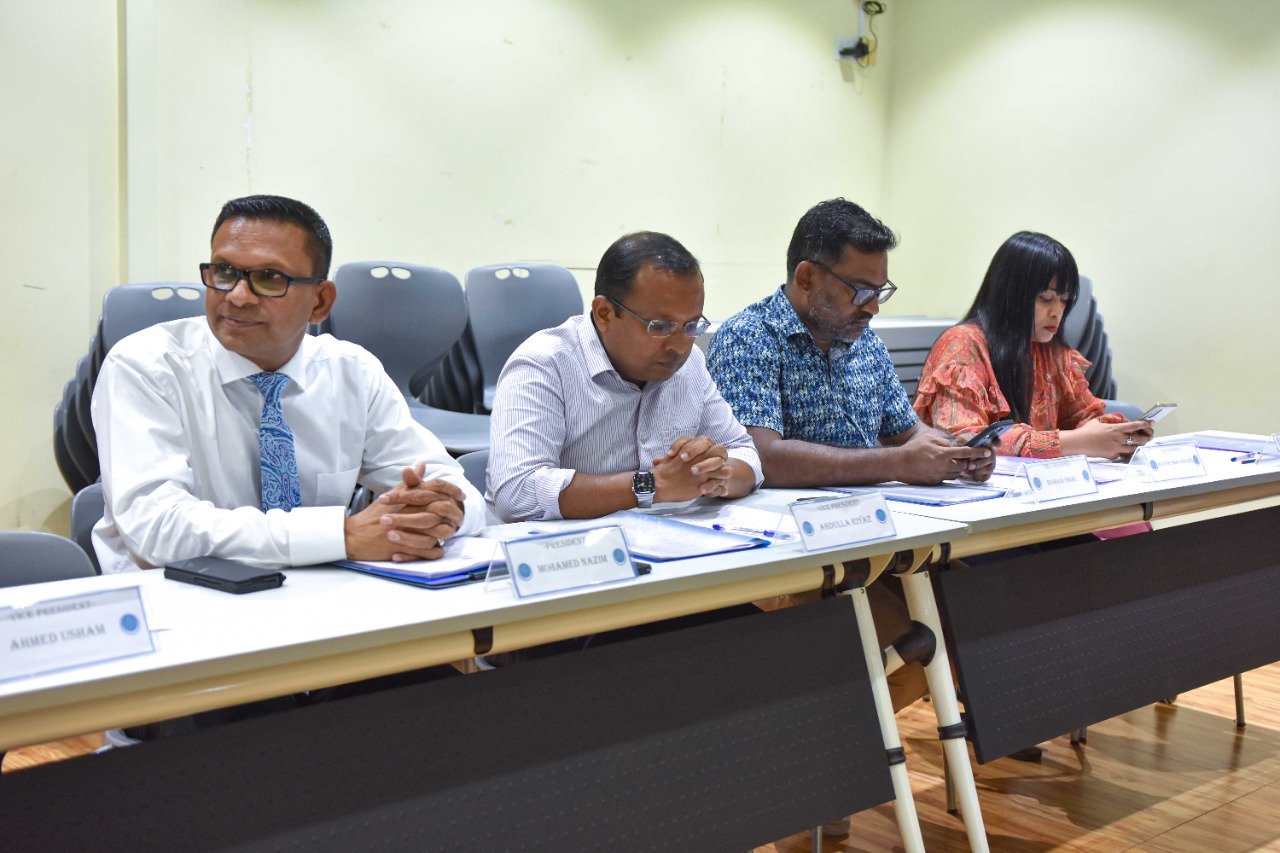 ކައުންސިލްތަކުގެ ޕްލޭން ފާސްނުކޮށް ބޭއްވުން ހުއްޓުވަން ބިލެއް