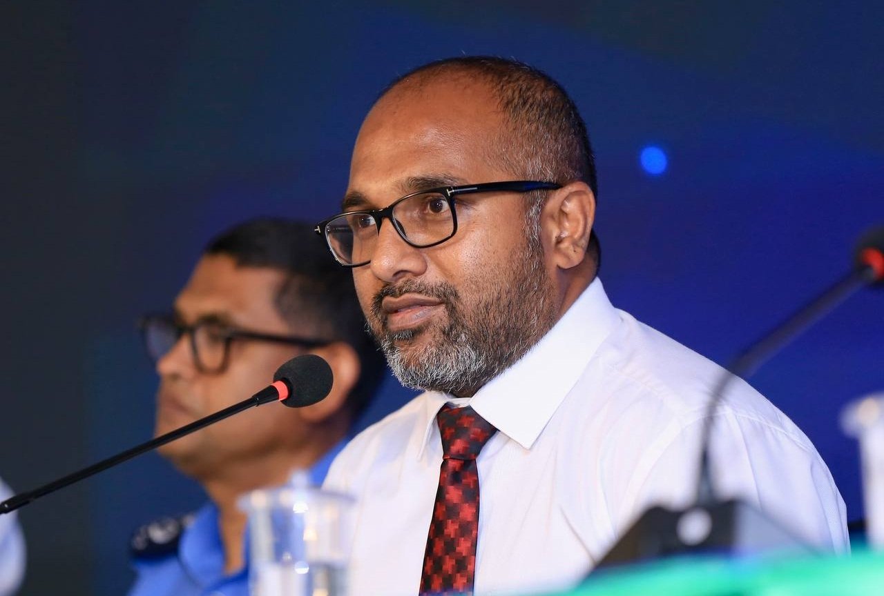ރަށްރަށުގެ ގާޒީން ބޭނުންކޮށް ވަނުވާ މައްސަލަ ހައްލުވާނެ: އިހުސާން