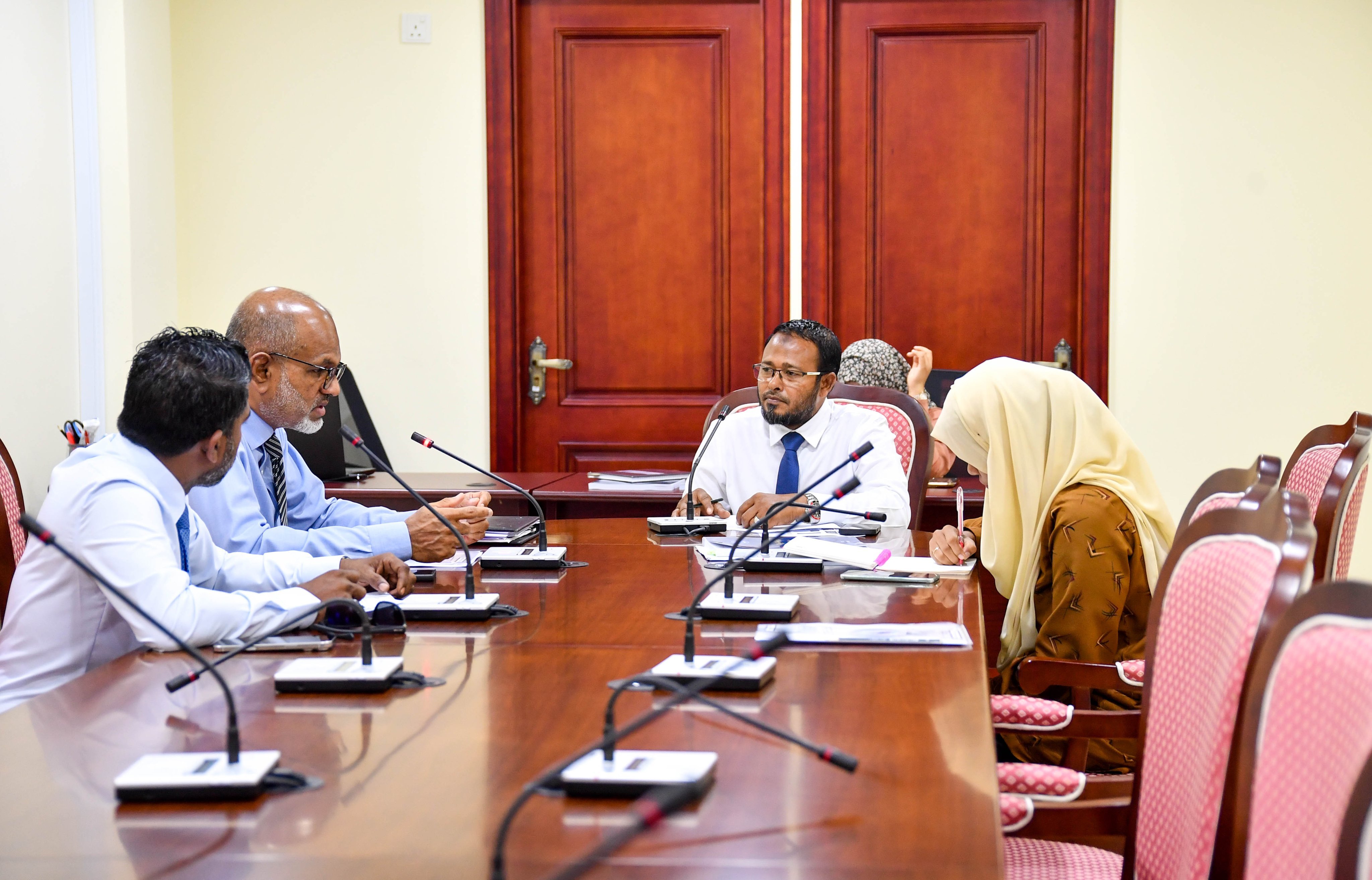 އެޗްޑީސީ އާއި އެފްޑީސީން ކުރާ މަސައްކަތްތަކުގެ ތަފްސީލު ހޯދަނީ