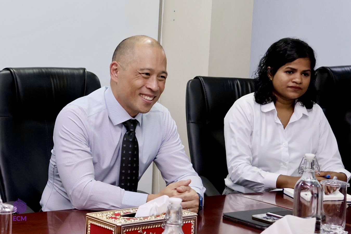 އިލެކްޝަންސް ކޮމިޝަނުން އެމެރިކާ ސަފީރާ ބައްދަލުކޮށްފި