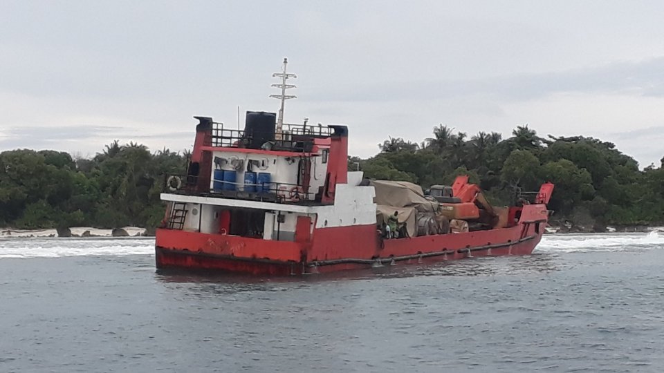 ނަލަންދޫ ފަރަށް އެރިތާ އަހަރެއްވި ކޮޅުވެއްޓި އަދިވެސް ނުނެގޭ