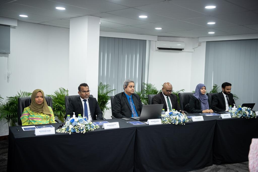 ވަކީލުންގެ ބާ އިމްތިހާން ފަސްކޮށްދެވެން ނެތް ކަމަށް ނިންމައިފި