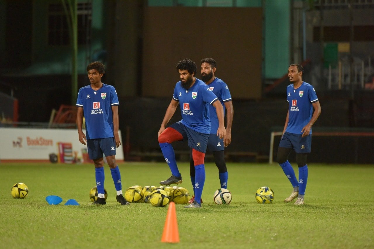 ޗައިނާ އަށް ފުރުމުގެ ކުރިން ގައުމީ ޓީމު ކޭމްޕްކޮށްފި