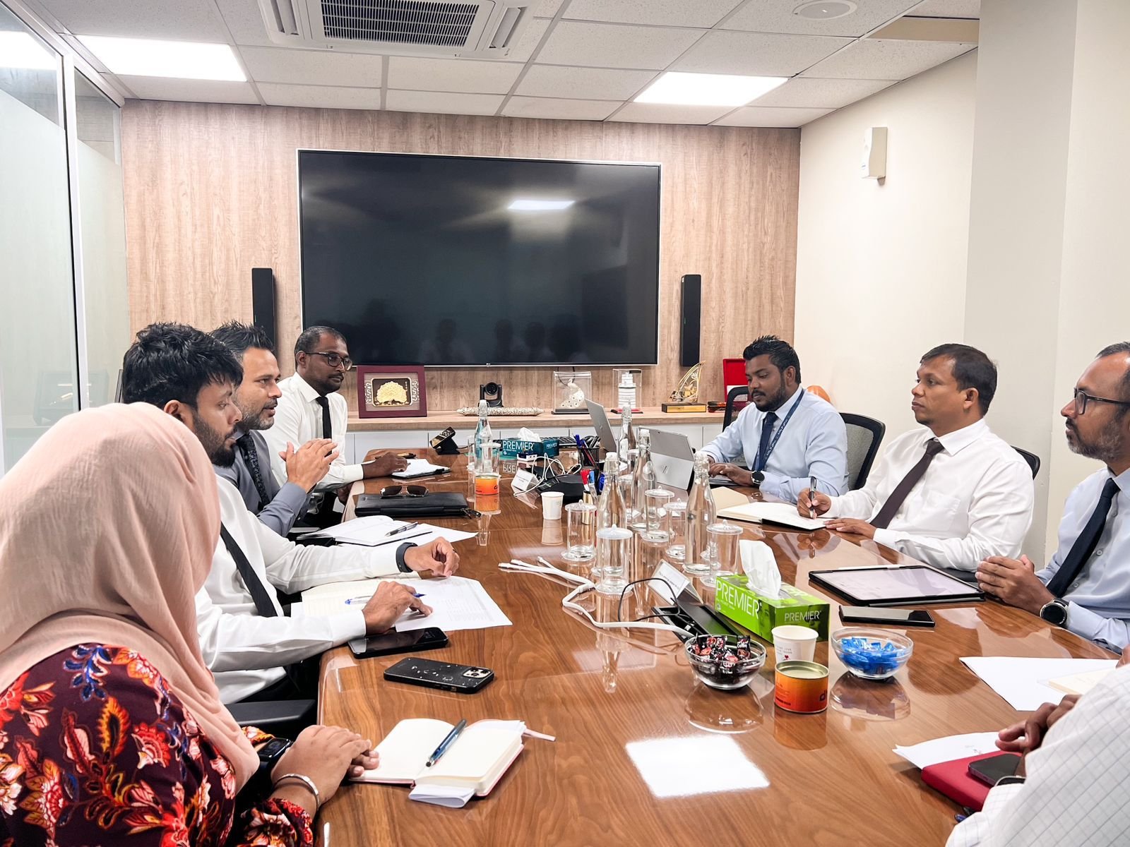 މަސްވެރިންނަށް ނުދެވޭ ފައިސާ ހަމަޖައްސަން ފިނޭންސާއެކު މަޝްވަރާ