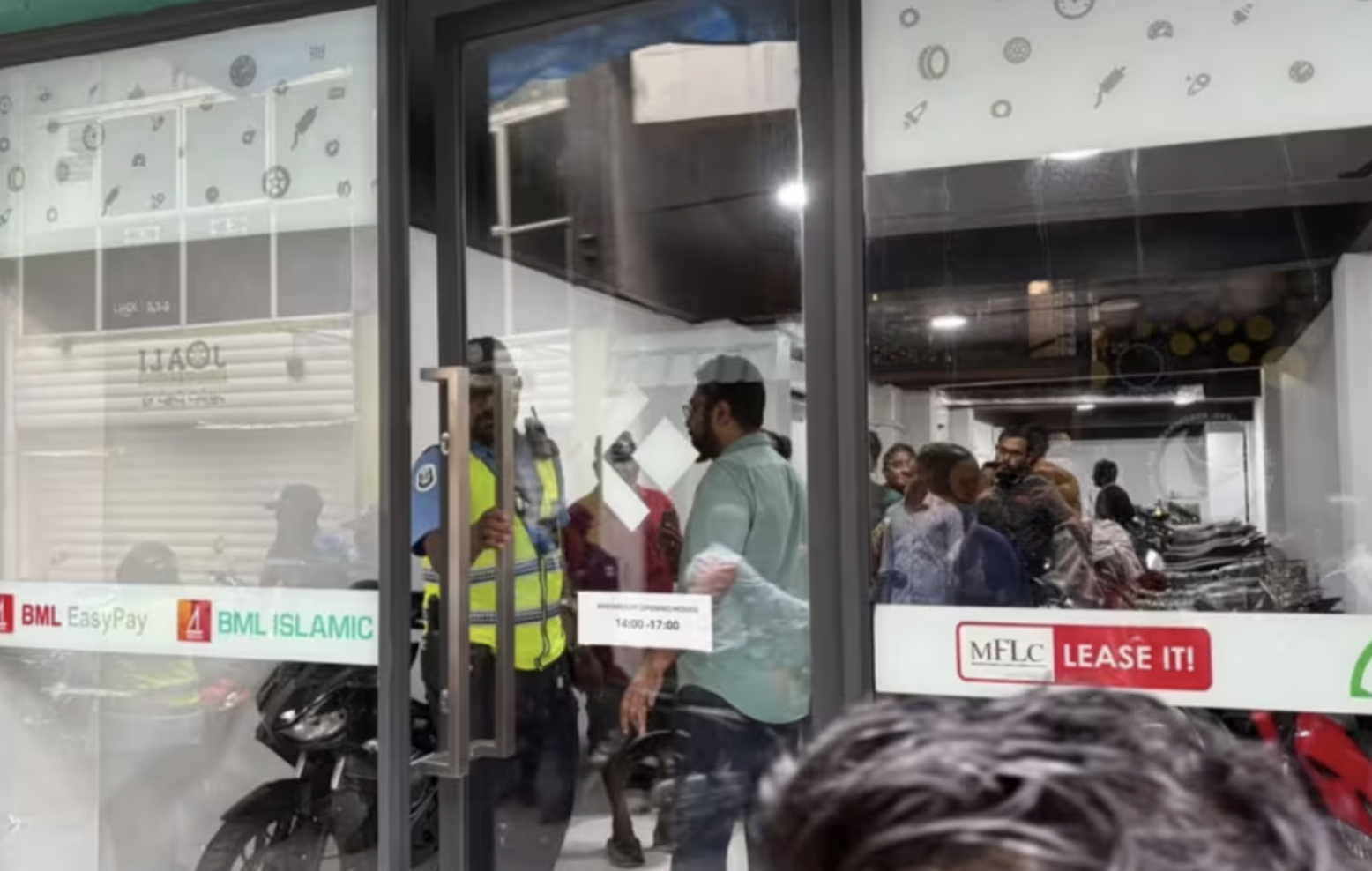 ކިންގްސްޓަން އިން އެއް މިލިއަން ރުފިޔާ ދެއްކުމަށް ހުކުމް ކޮށްފި