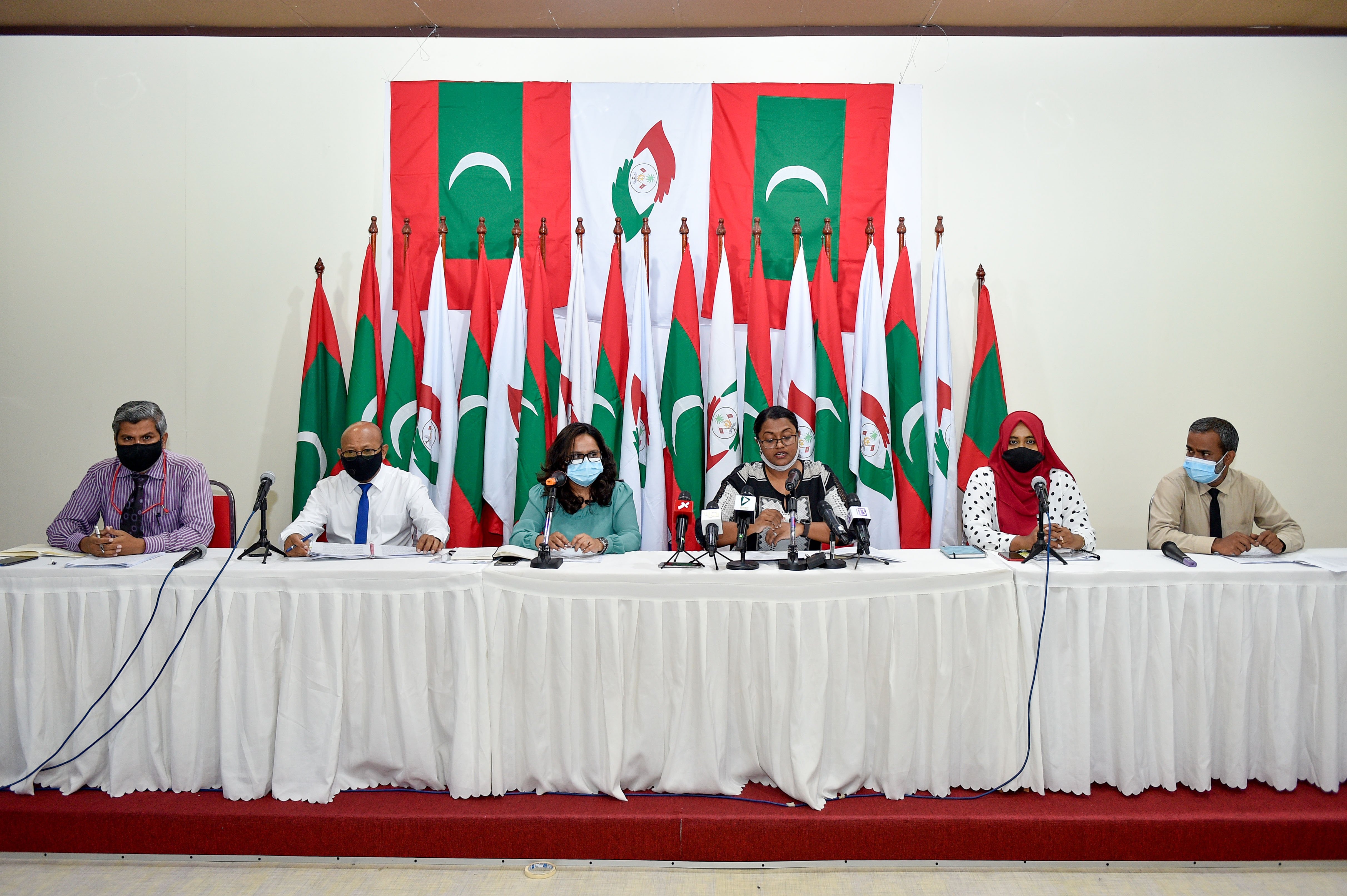 އޭސީސީގެ ހުރިހާ މެމްބަރުން ވަކި ކުރަން ކޮމިޓީން ނިންމައިފި 
