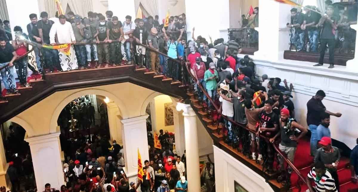 ރައީސްގެ ގެކޮޅުން ބެޑްޝީޓެއް ވަގަށް ނެގި މީހަކު ހައްޔަރުކޮށްފި