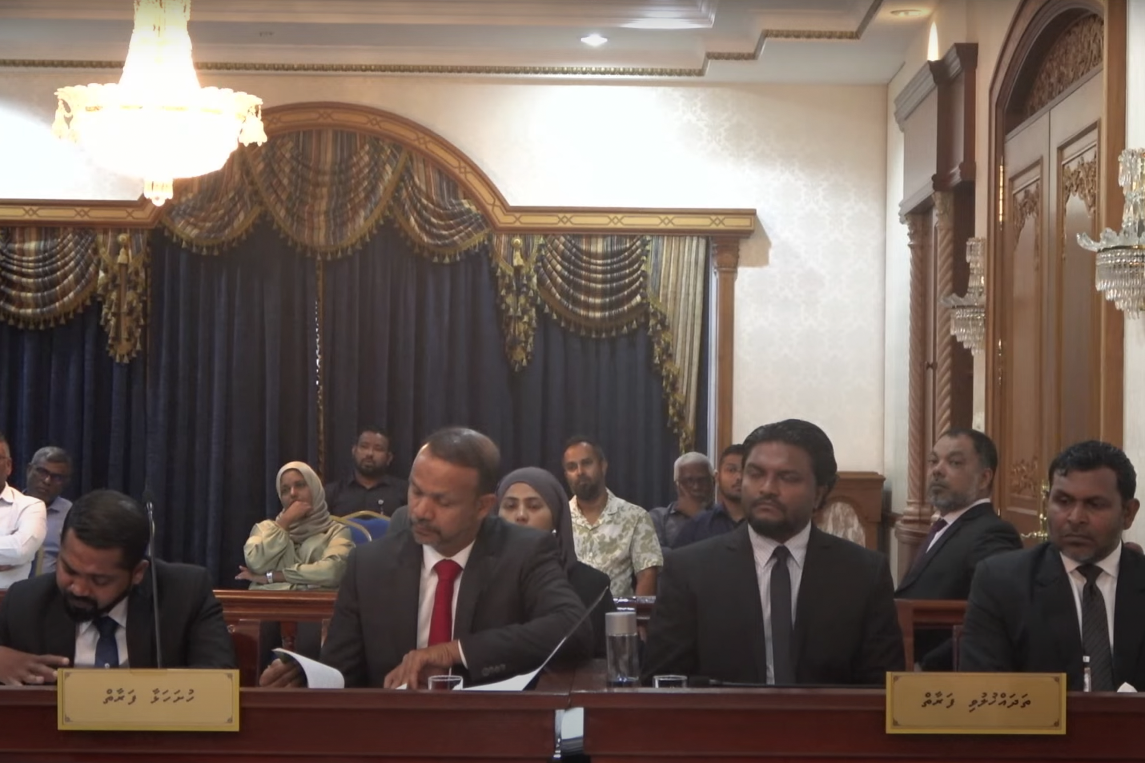 ގާނޫނު އަސާސީއަށް ބަދަލު ގެނައުން: އިތުރު އަޑު އެހުމެއް މާދަމާ