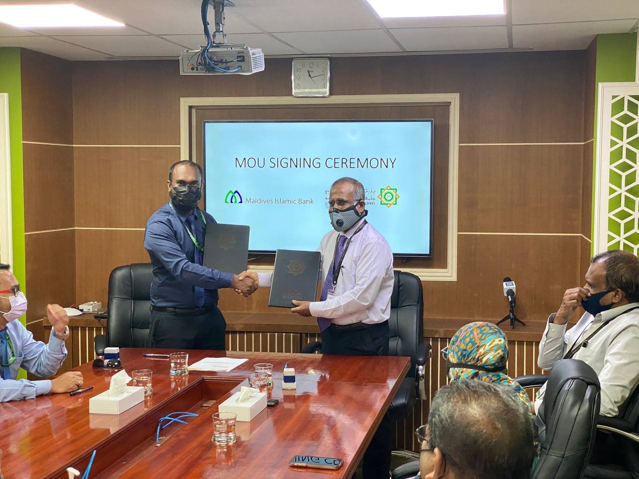 އެމްއައިބީ ޗެރިޓީ ފަންޑުން އައިޔޫއެމްގެ ދަރިވަރުންނަށް އެހީ