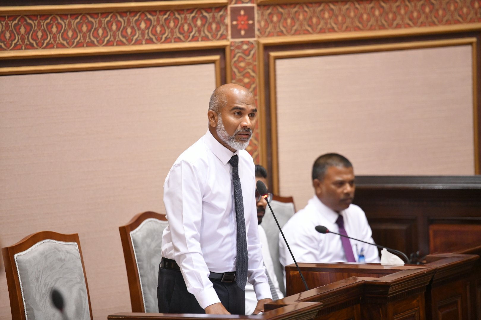 އިތުރު ހަރަކާތްްތައް މަދުކުރީ ޓީޗަރުންގެ ދުޅަހެޔޮކަމަށްޓަކައި