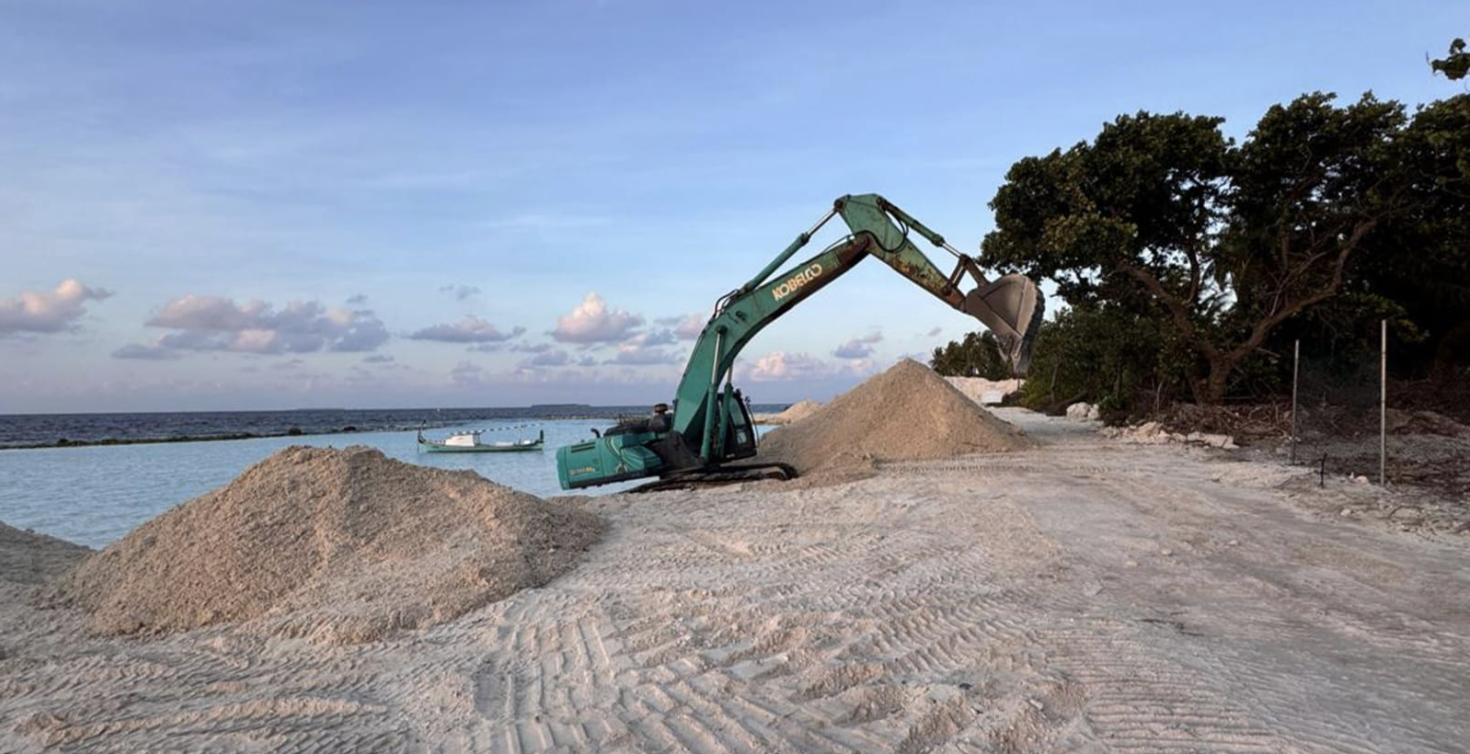ފޮއްދޫ ބަނދަރުން ނަގާ ވެލި އީއައިއޭއާ ހިލާފަށް ބޭނުންކުރަނީ