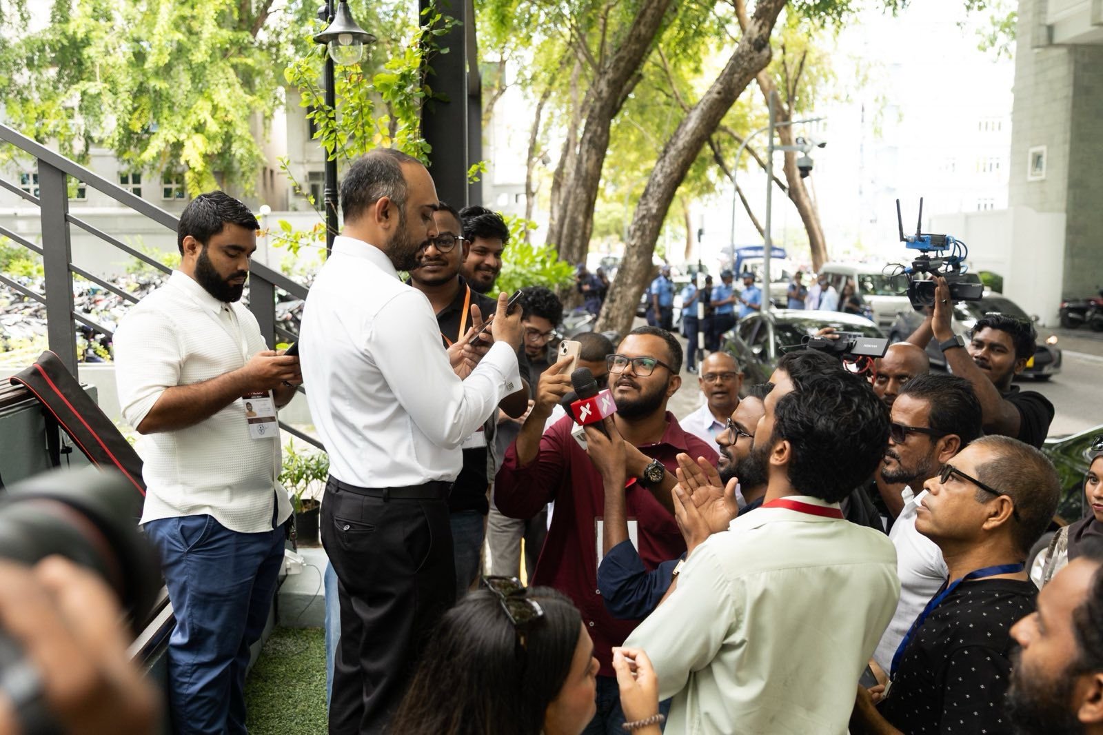 ކޮންޓްރޯލް ކޮމިޝަނުގެ ތިން މަގާމަަށް 10 މީހުން ކުރިމަތިލައިފި
