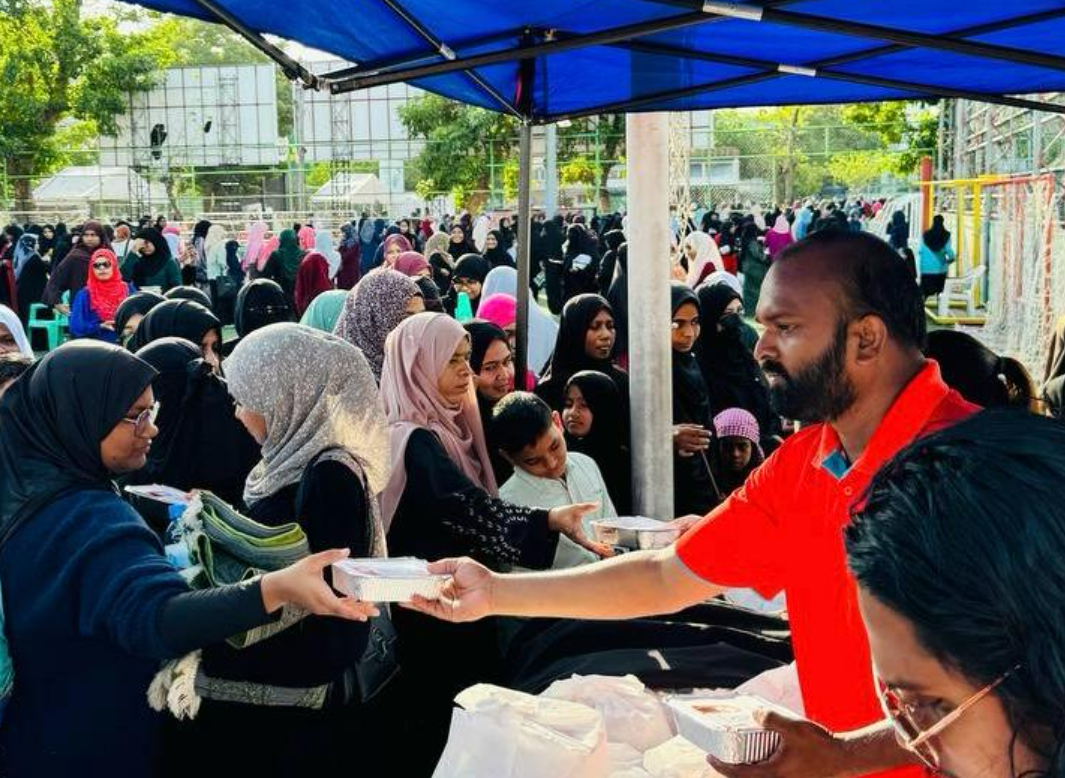 ދިރާގު އީދު ބޮނޑިބަތަށް އާންމުންގެ ބޮޑު ތަރުހީބެއް