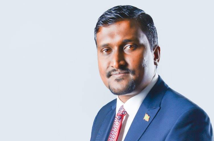 ނާޒިމްގެ ރަނިން މޭޓަކަށް ޑރ. އަދީލް