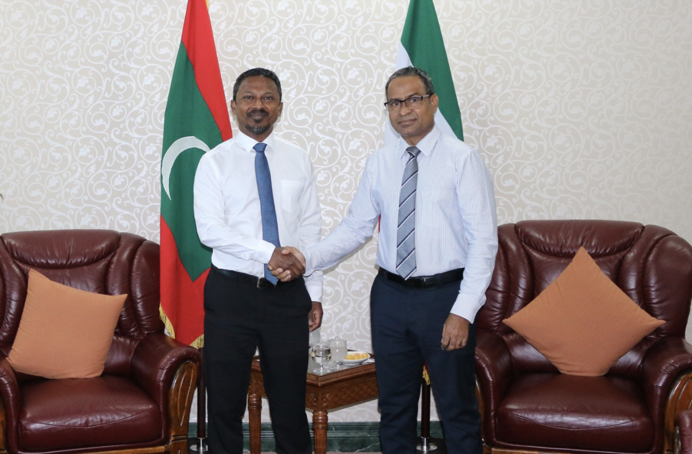  އުއްތަމަ ފަނޑިޔާރާއި އޭޖީ ބައްދަލުކޮށްފި