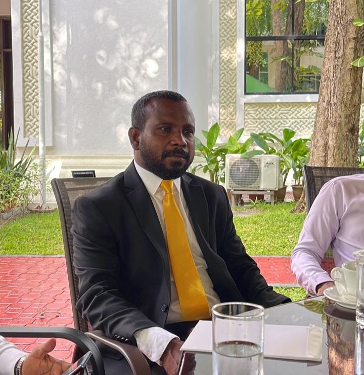 ހުލާސާކޮށް އިއްޔެ: މެންބަރު ރާޝީދުގެ ވާހަކަ އަށް ފާޑުކިޔުން