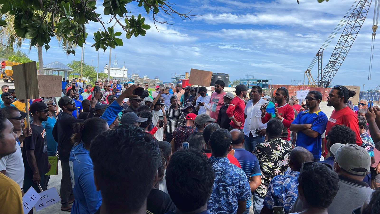 ލ. މަސްވެރިންގެ ގިނަ ޝަކުވާތަކެއް: ހައްލުކުރަން މަޝްވަރާކުރަނީ