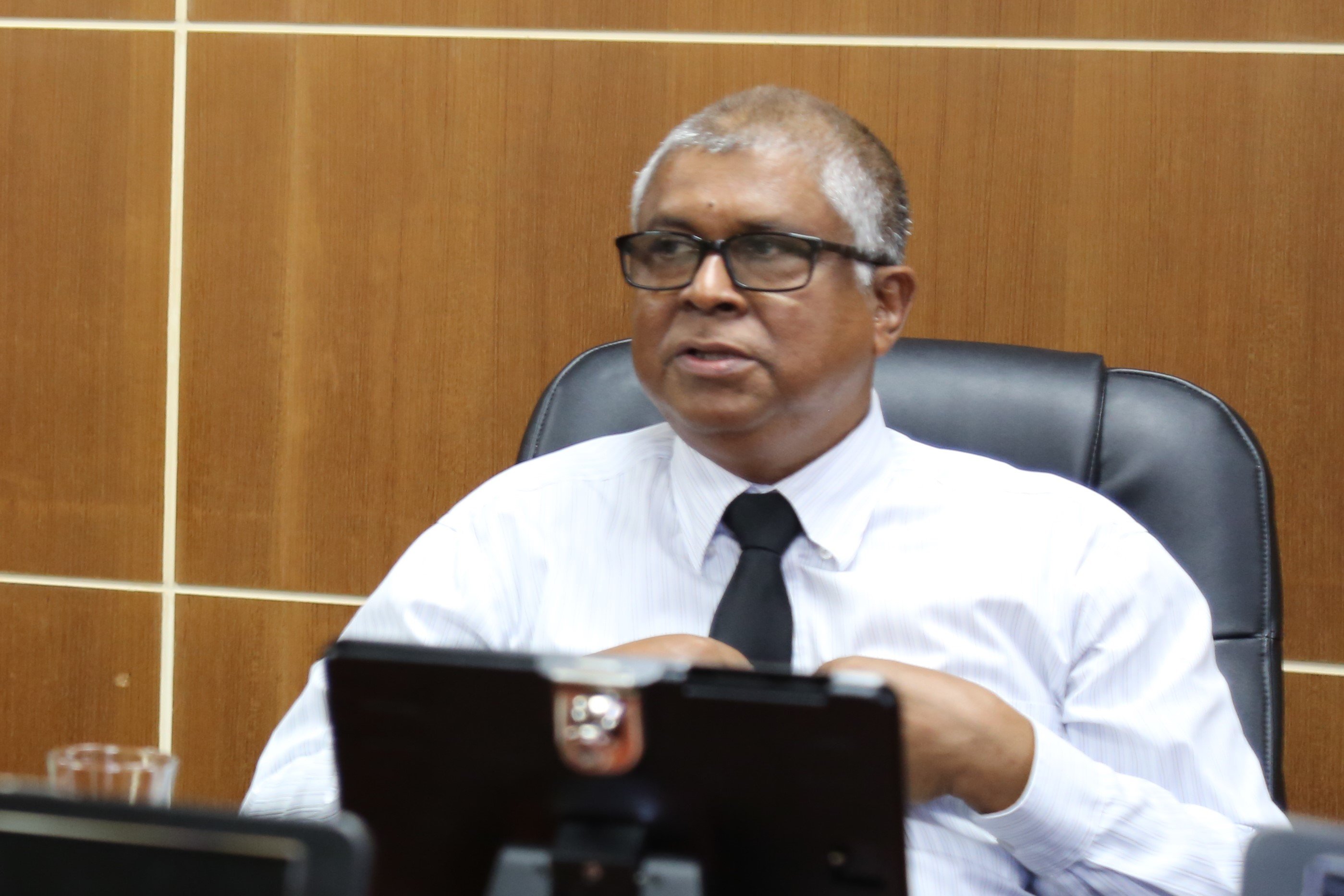 ސަރުކާރުގެ އިތުރު ކުންފުނިތަކުގެ ހިއްސާ ވިއްކަން ޖެހޭ: ސީއެމްޑީއޭ