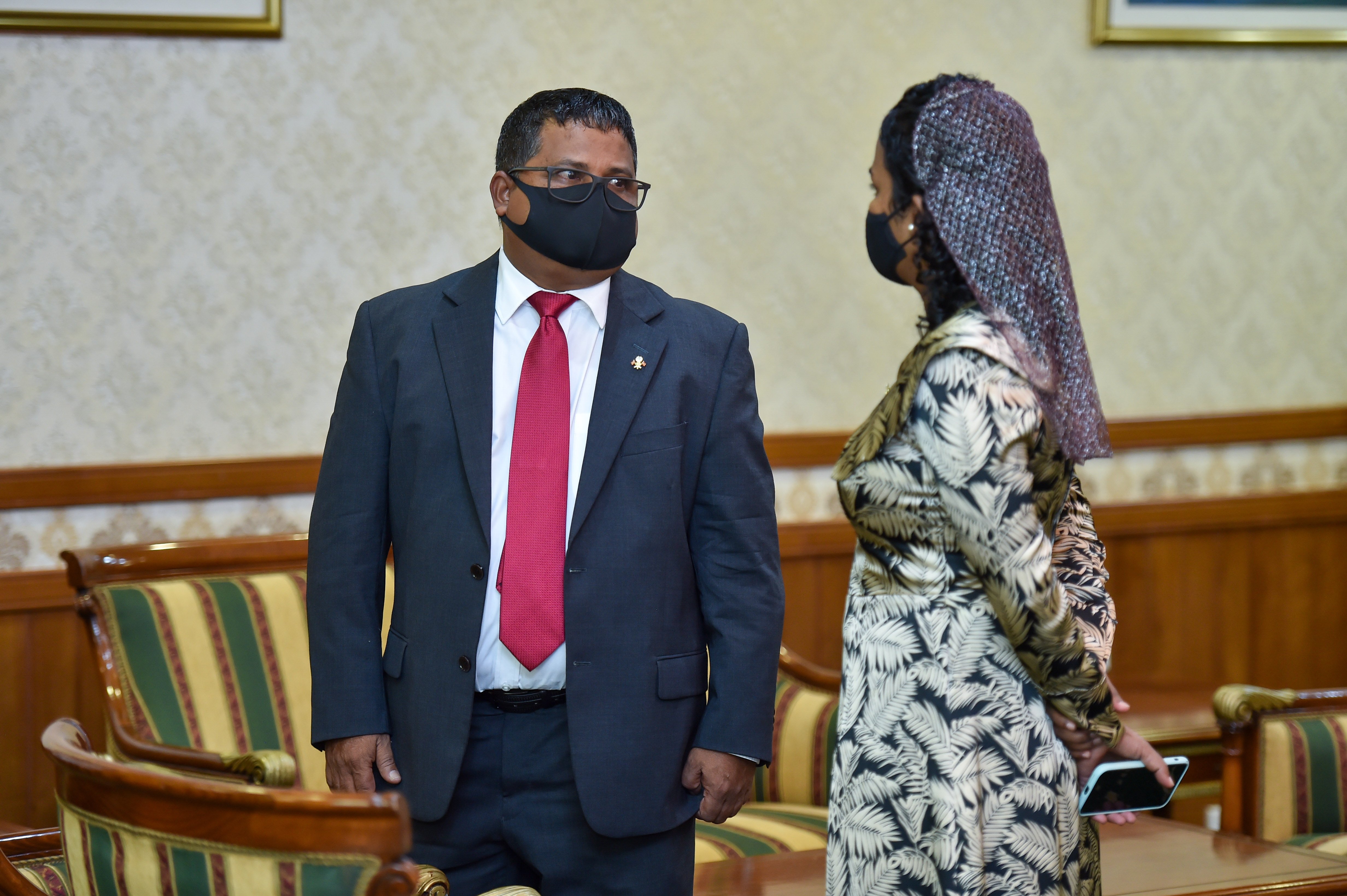 ވަޒީރުގެ އާއްމު ހިއްސާ: އަނެއްކާ ވެސް ސުވާލެއްގެ ތެރެއަށް!