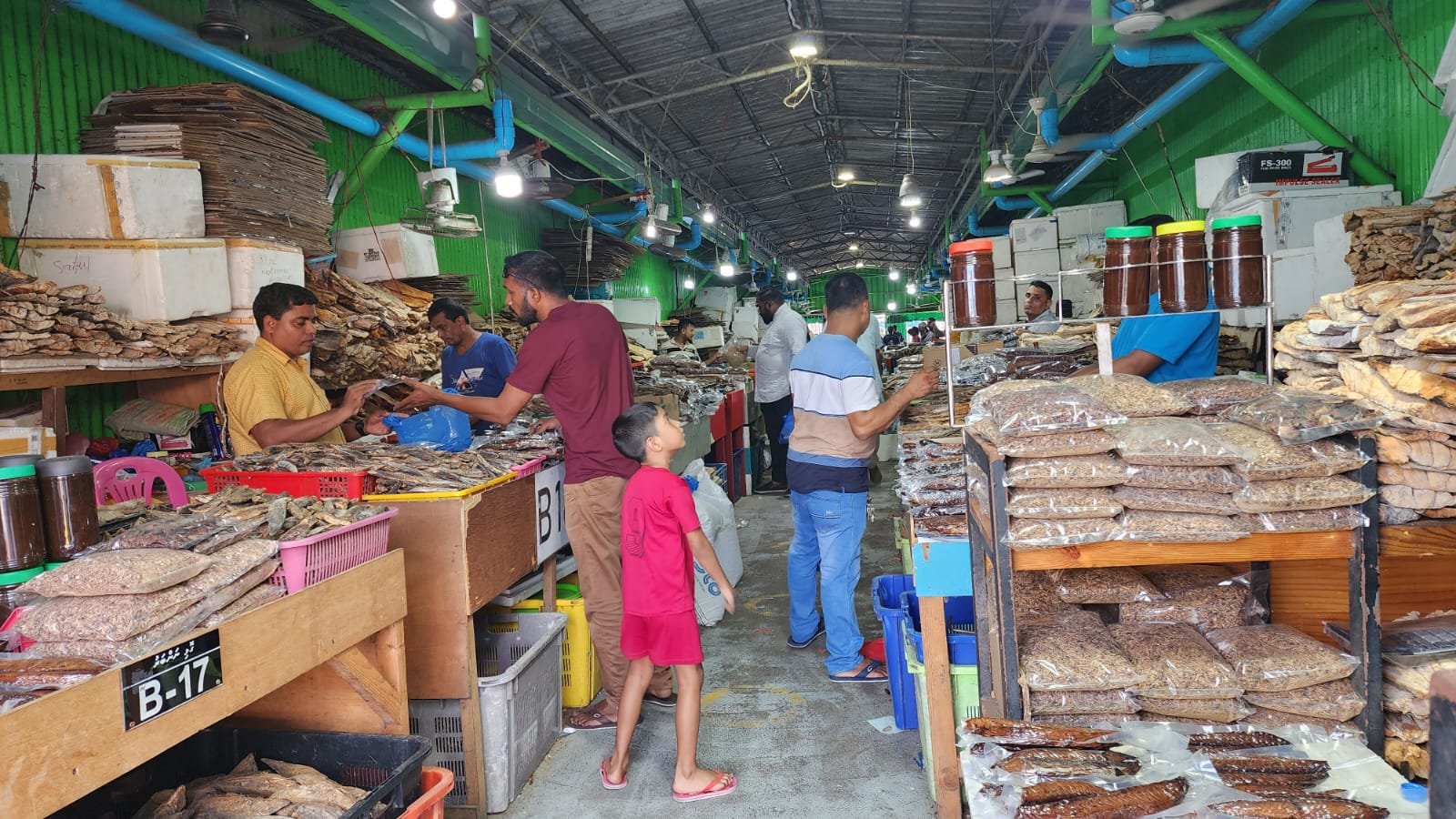 "Economy to slow down, big financial challenges"