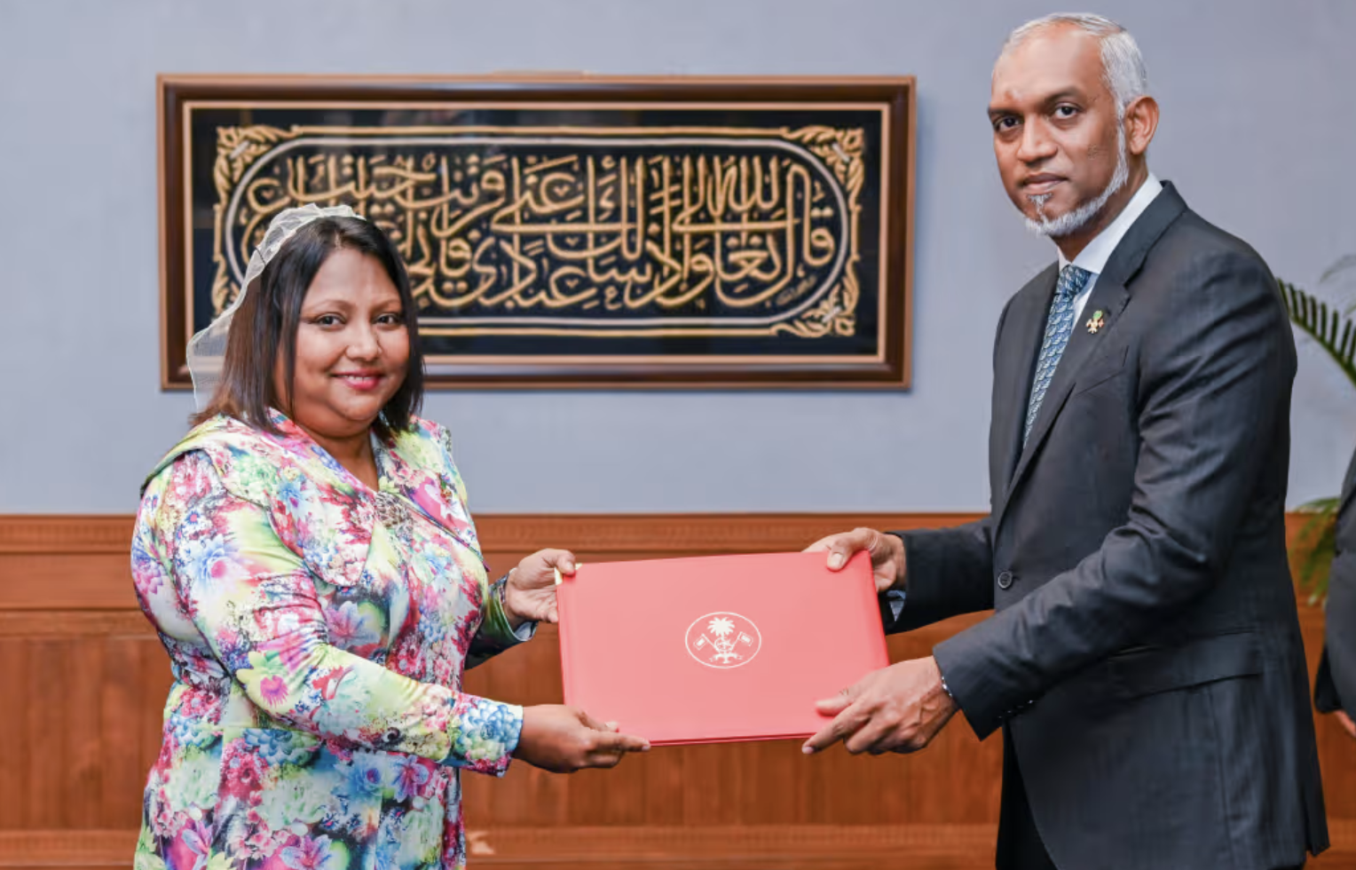ފޮރިން ސެކްރެޓަރީގެ މަގާމުން އިނާޔާ އިސްތިއުފާ ދީފި