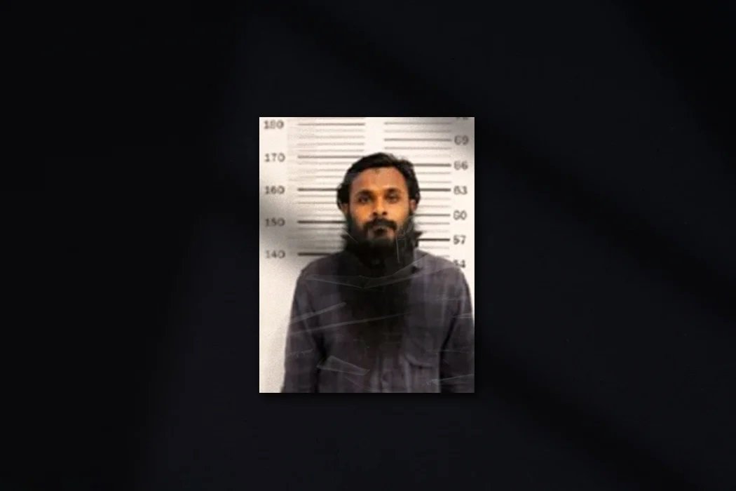 ޓެރަރިޒަމާ ގުޅޭ މީހުނާ ބައްދަލުވާ ކަމަށް ބެލެވި، މުނީޒު ބަންދަށް!