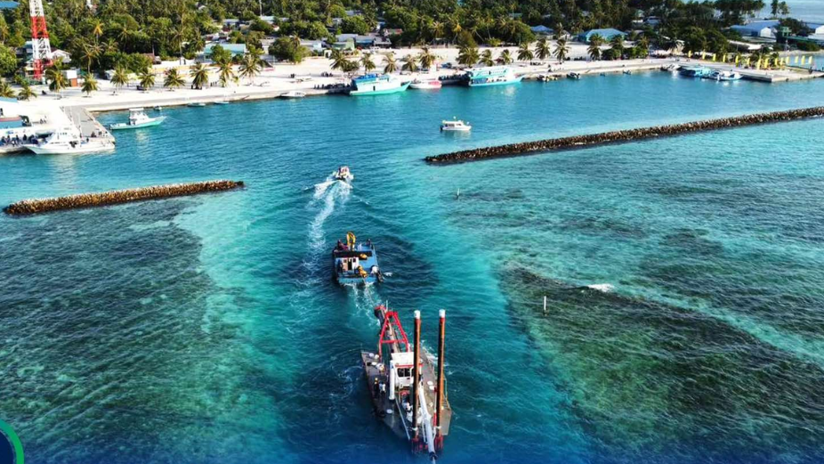 އަލިފުށި އެއާޕޯޓަށް ބޭނުންވާ ބިން ހިއްކަން ފަށައިފި