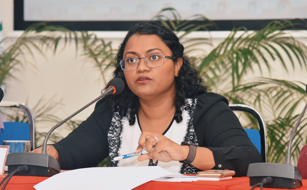 ކޮމިޓީން ބަލަން އުޅެނީ އަސާސެއް ނެތް ތުހުމަތުތަކެއް: ޝިއުނާ