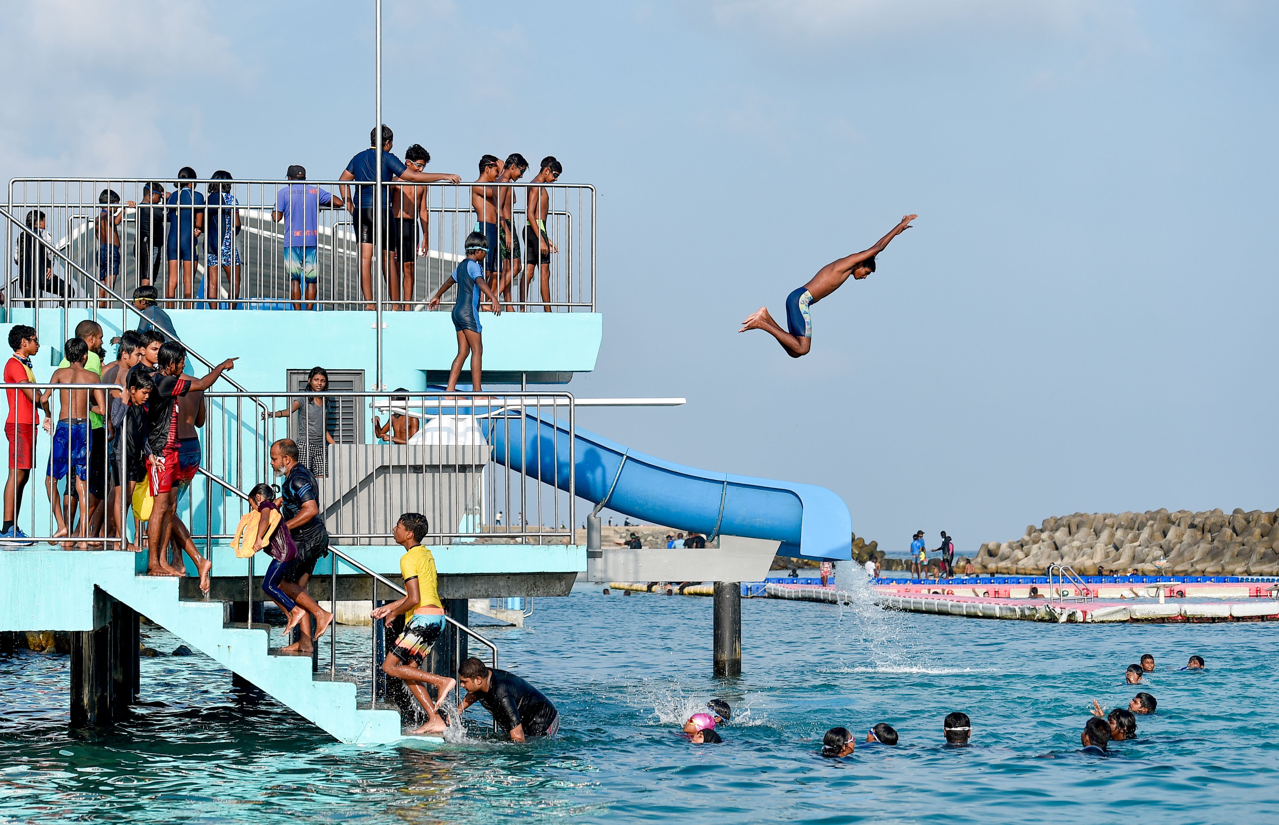 ކުށުގެ ވެށީގައި ގިނައިން އުޅެނީ އާއިލާ ރޫޅިފައިވާ ކުދިން 