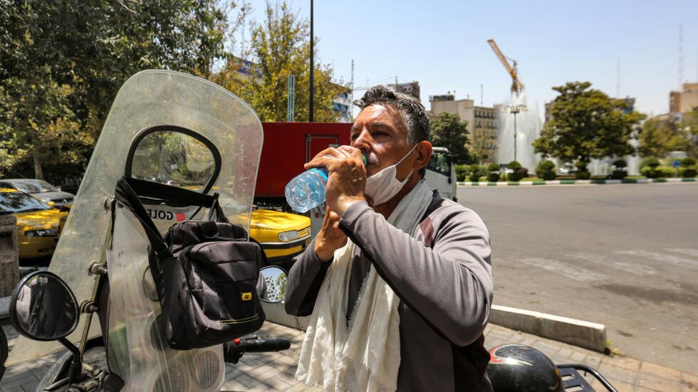 މާ ބޮޑަށް ހޫނުގަދަވާތީ އިރާނުގައި ސަރުކާރު ބަންދުކޮށްފި