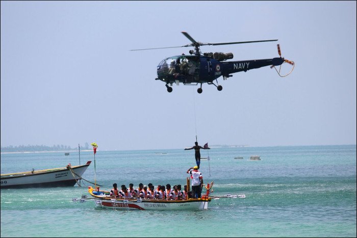 މަލިކުގައި އިންޑިއާ ކަނޑުގެ ސިފައިންގެ ބޭސްއެއް އަޅަނީ 