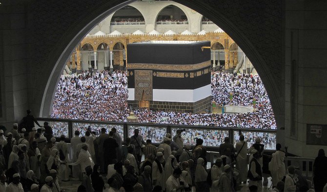 Crowds 'stone the devil' in final hajj ritual