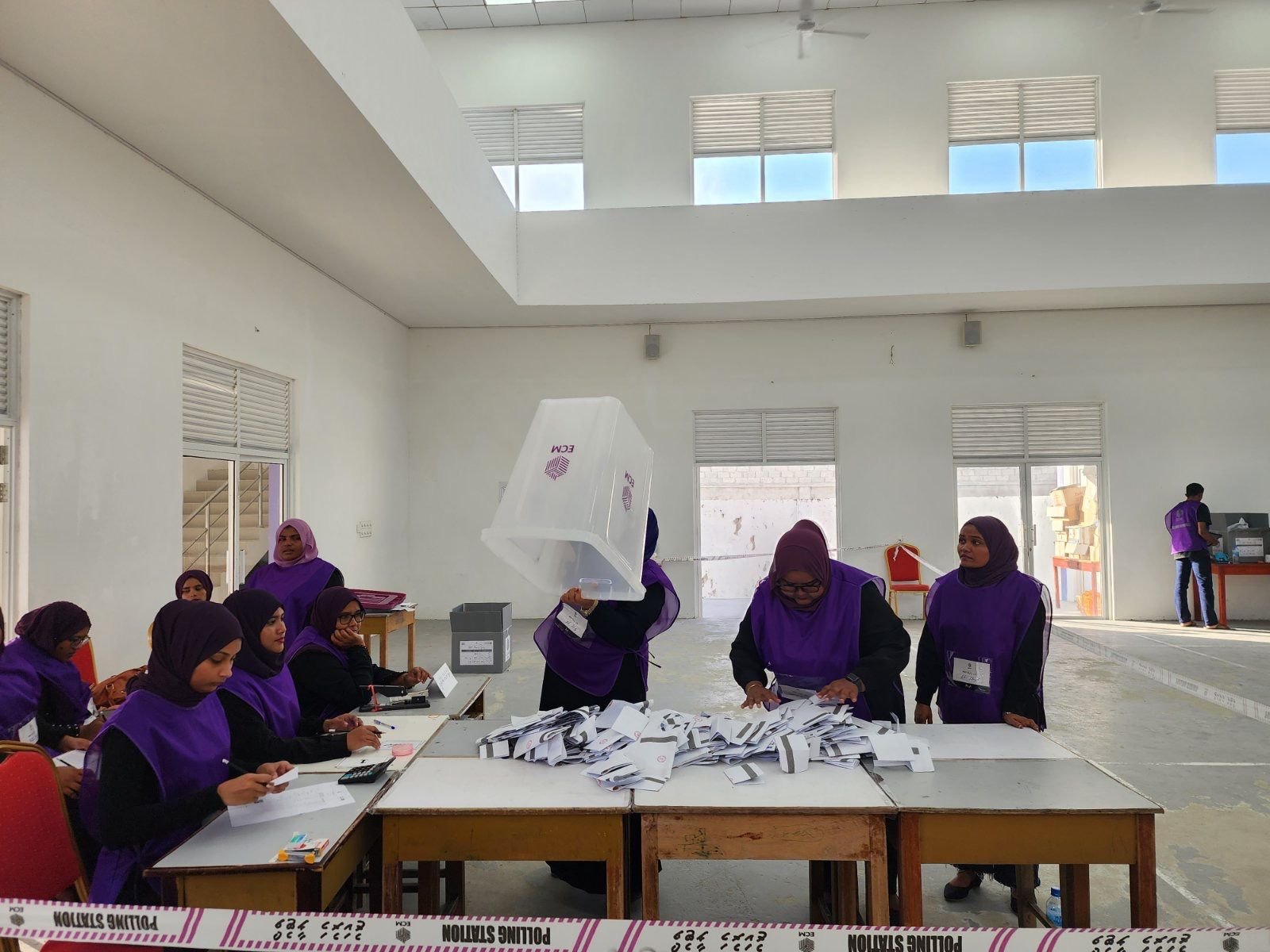 Presidential election: vote counting underway