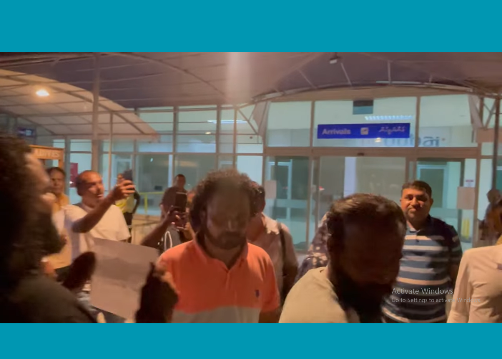 ފެނަކަ އެމްޑީ އައްޑުއަށް ވަޑައިގަތުމުން މުޒާހަރާކޮށްފި
