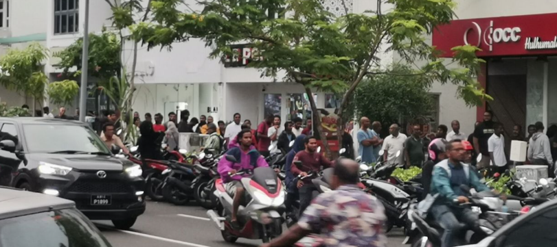 މަނާކުރުމުގެ އަޑުތަކާއެކު ދުންފަތް ފިހާރަތައް ކައިރި ތޮއްޖެހިއްޖެ