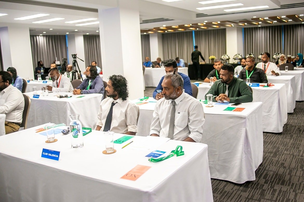 ކްލަބްތަަކަށް ލިބެން ޖެހޭ ފައިސާ މިލިއަނުން: ސީޒަން ފެށޭނެތަ؟