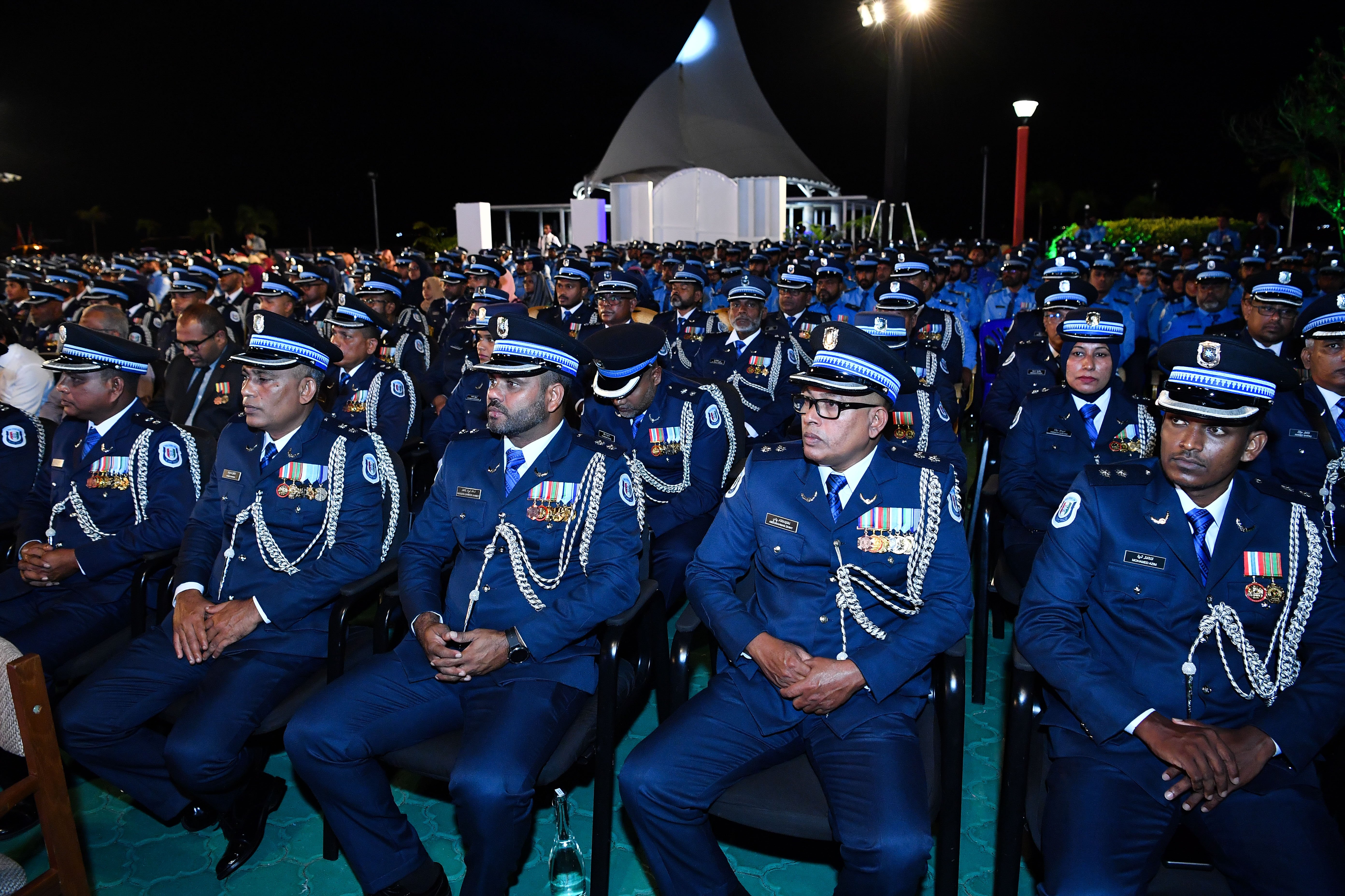 ޕޮލިސް އެކަޑެމީ ހިންގުން ޝިފާން އަށް