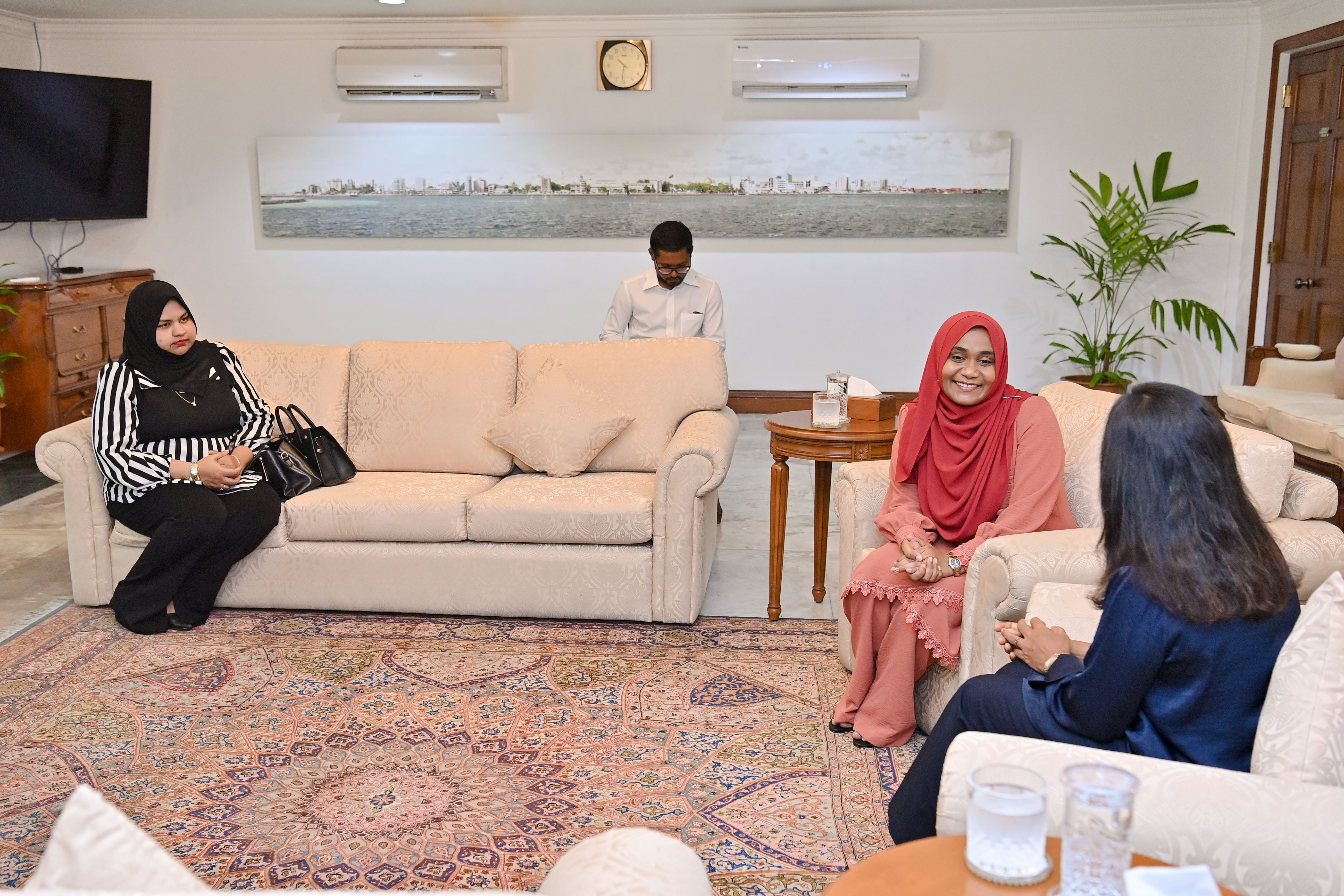 ހުލާސާކޮށް އިއްޔެ: ޝަމްނާޒުގެ ބަންދުގެ މުއްދަތު އިތުރުކުރުން