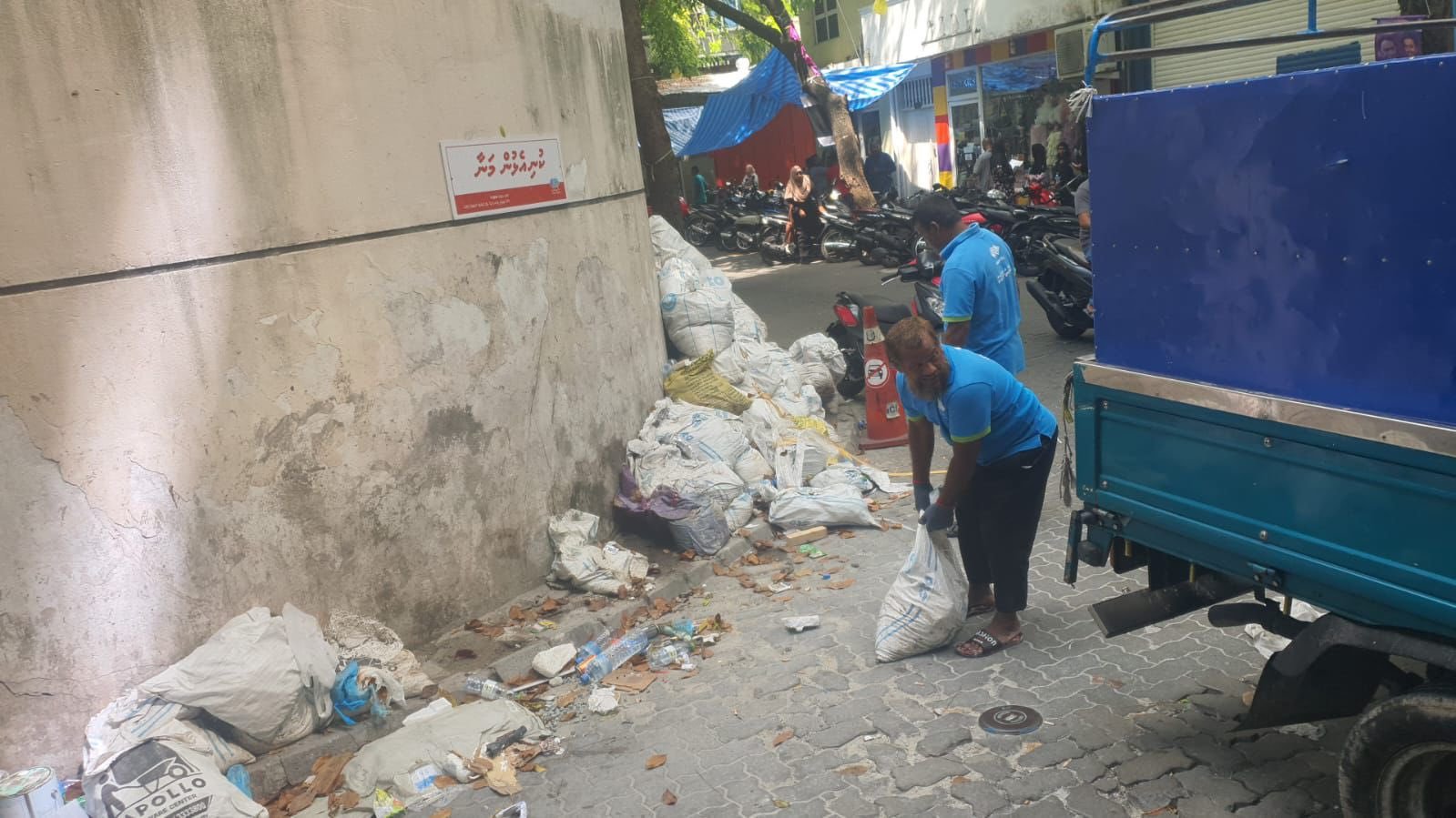 އިއްޔެ އެކަނި މާލެ މަގުތަކުން 60 އެއްހާ ޓަނުގެ ކުނި ނަގައިފި