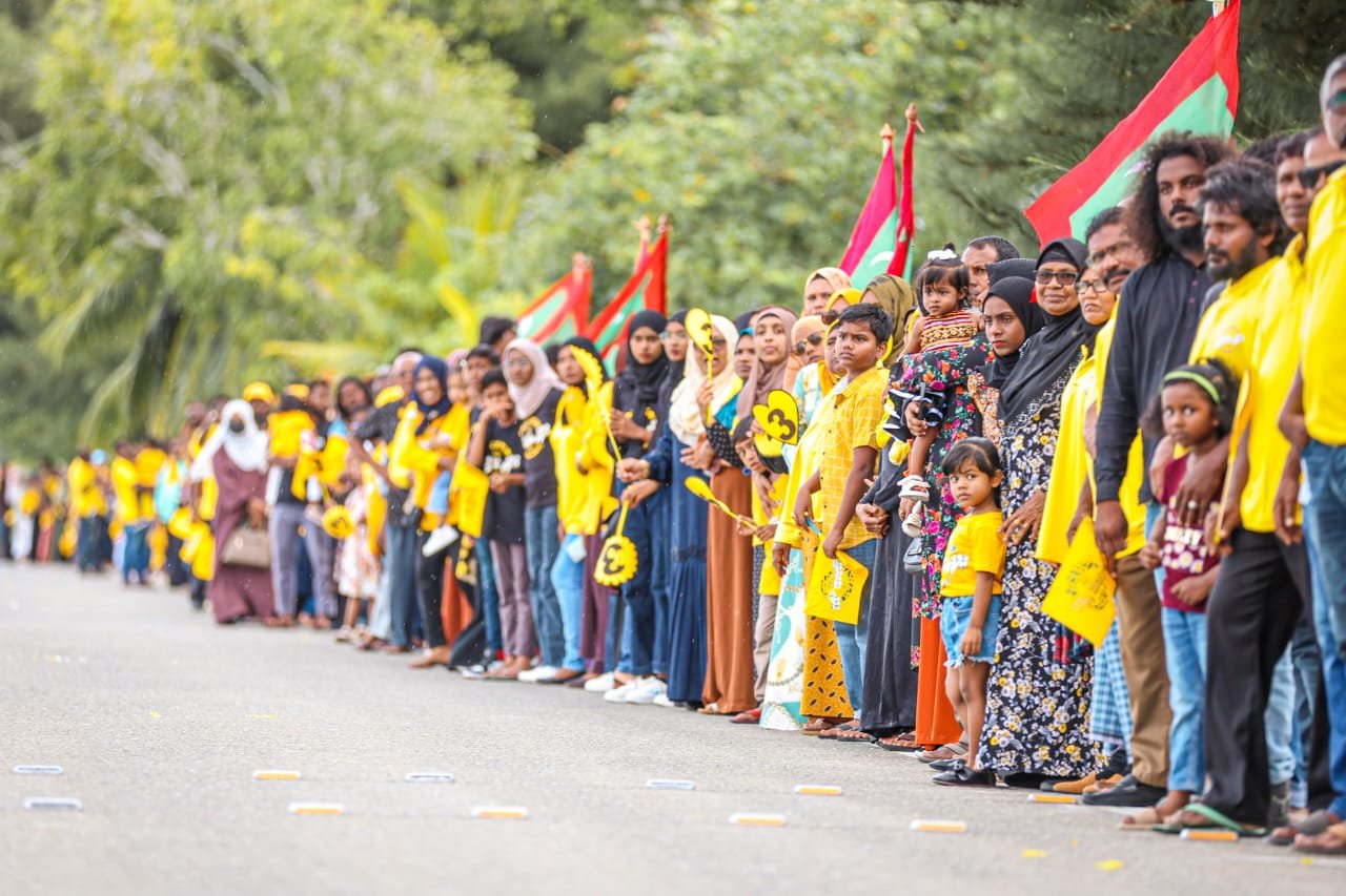 ތިނަދޫ މީހުން ރައީސަށް ދެންނެވީ އެއީ ސިޓީއެއް ކަމަށް!