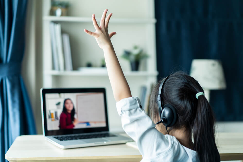 ދަރިވަރުން ޝައުގުވެރި ކުރުމަށް ޓެކްނޮލޮޖީ ބޭނުންކުރުން