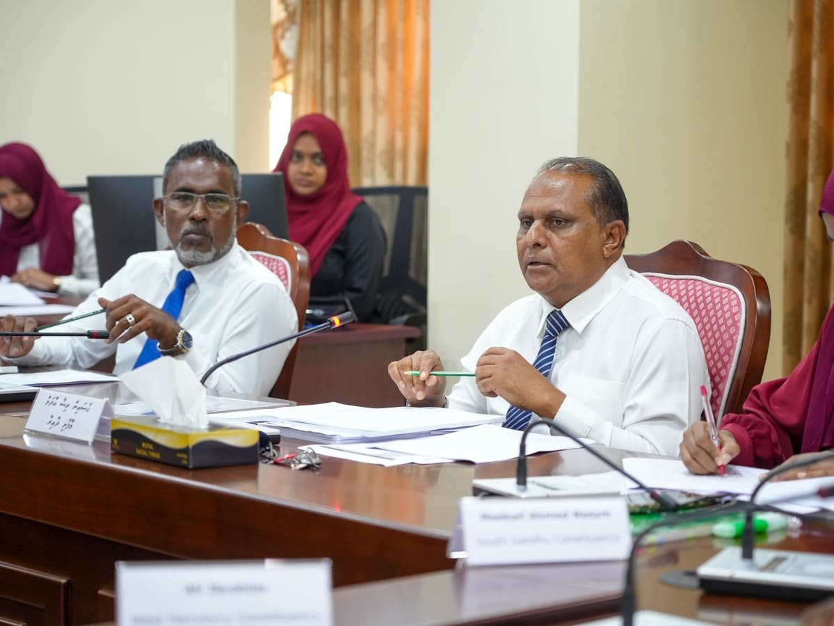 Journalists forcibly removed from meeting on media control bill